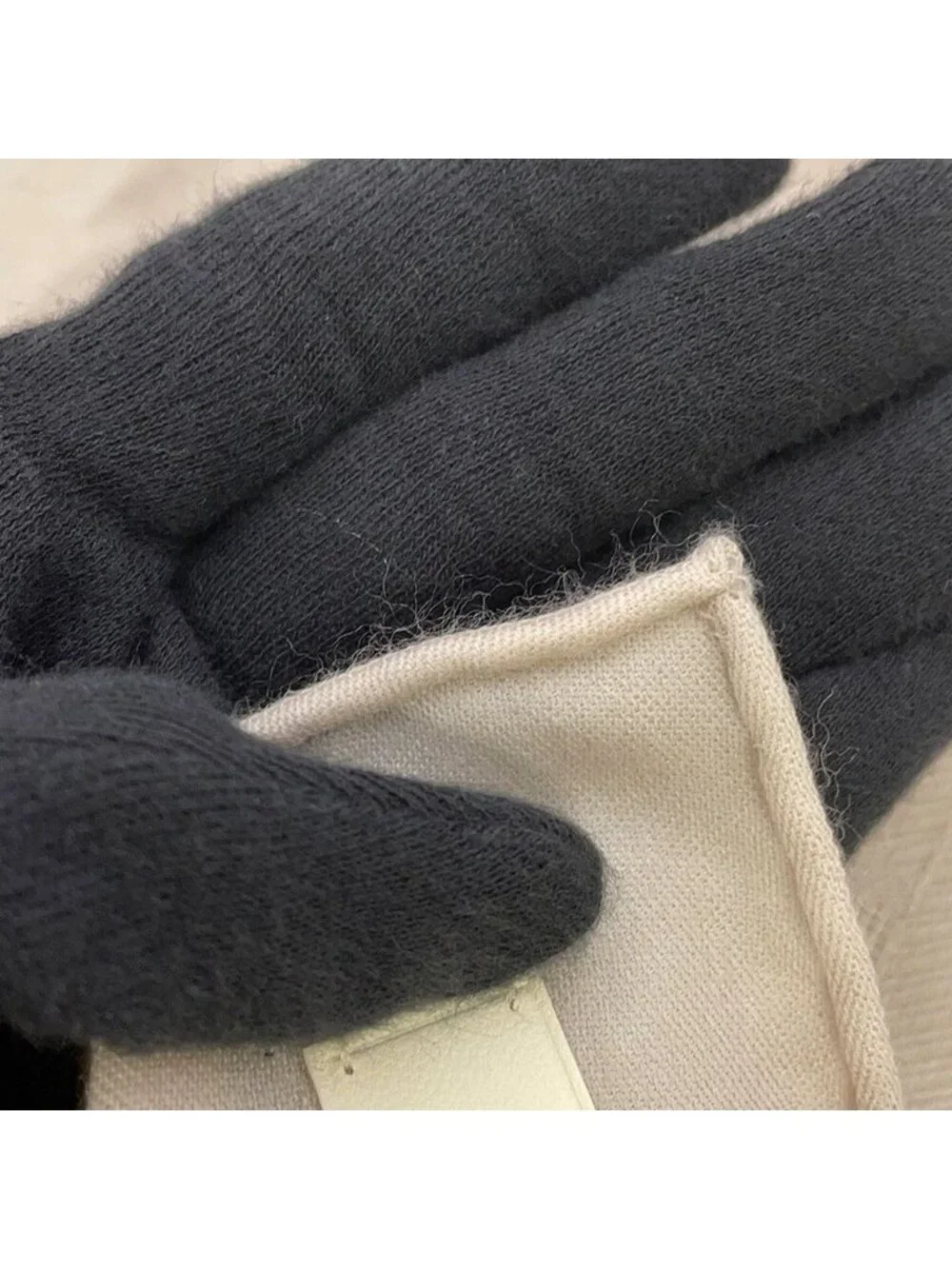 ★SOLD★ Hermes Shawl Carre 115 Modern Buckle Bouclerie Moderne Cashmere Silk Cles - Picture 2 of 7